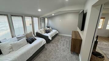 3 bedrooms, iron/ironing board, travel crib, free WiFi