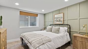 2 slaapkamers, een strijkplank/strijkijzer, reisbedje, gratis wifi