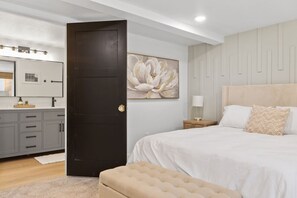 2 bedrooms, iron/ironing board, travel cot, free WiFi