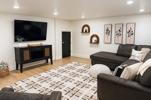 Luxury Living Next Door to Hospital