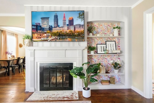 Sunscape Bungalow: 30+ Days welcomed! Office, 20 min CLE Clinic, Wifi WD