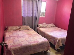 2 chambres, rideaux occultants, fer et planche à repasser, Wi-Fi gratuit