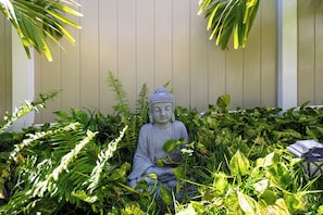 Interior - Studio Nene by AvantStay | Chic, Cozy, King Bed (Waianae)