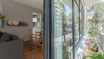 Departamento Confort, balcón, vista a la ciudad | Terraza o patio