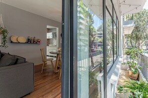 Comfort appartement, balkon, uitzicht op stad | Terras