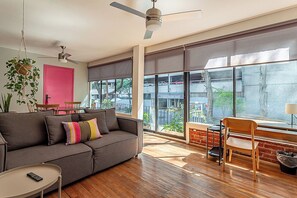 Comfort Apartment, Balcony, City View | Living area | Smart TV, heated floors - Amalli Refugio Urbano (Mexico City)