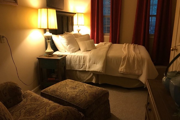 1 habitación, tabla de planchar con plancha, wifi y ropa de cama