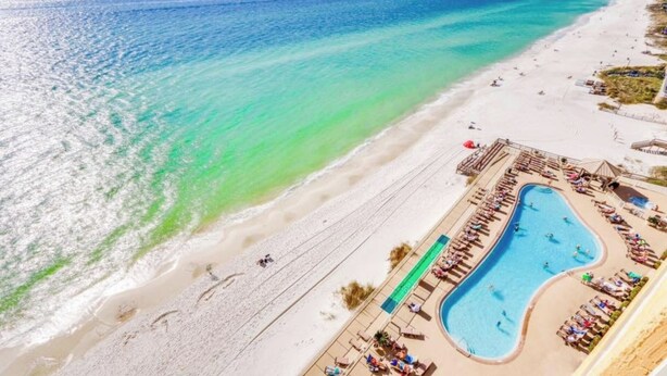 On the beach - Beachfront PCB Rentals 1406: large balcony, owner managed, Free Beach Service! (Panama City Beach)