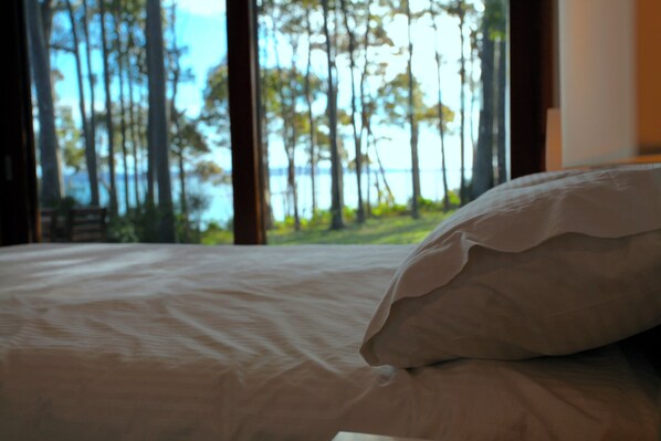 4 bedrooms, WiFi, bed sheets