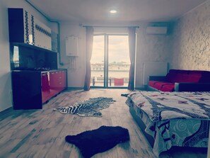 1 camera, ferro/asse da stiro, Wi-Fi