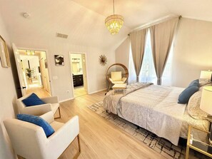 4 bedrooms, desk, iron/ironing board, travel crib