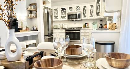 River View, walk to town, stylish, Spacious