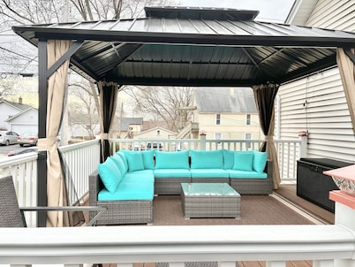 River View, walk to town, stylish, Spacious