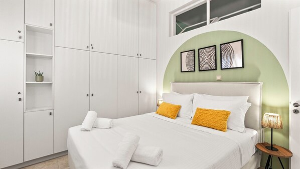 3 bedrooms, iron/ironing board, travel crib, WiFi