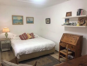 1 bedroom, desk, iron/ironing board, WiFi
