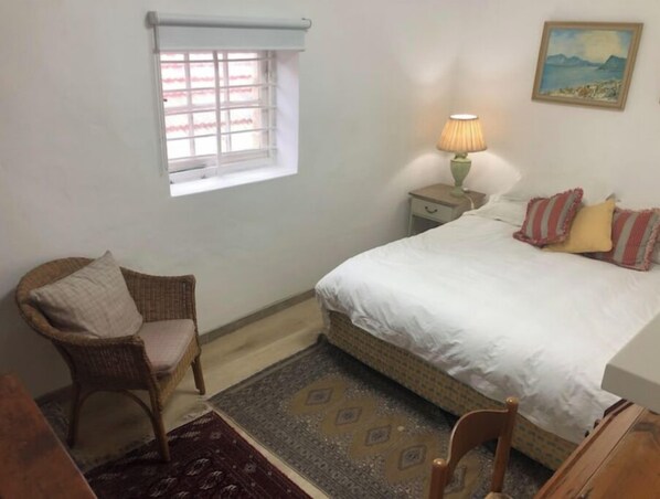 1 bedroom, desk, iron/ironing board, WiFi