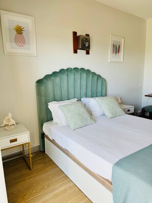 1 bedroom, iron/ironing board, internet, bed sheets