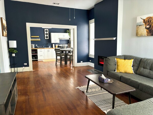 Smart TV, fireplace - Extended Stays Welcome!
Near SouthTown/Downtown San Antonio (San Antonio)