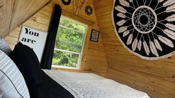 1 Schlafzimmer, Reisekinderbett, Bettwäsche