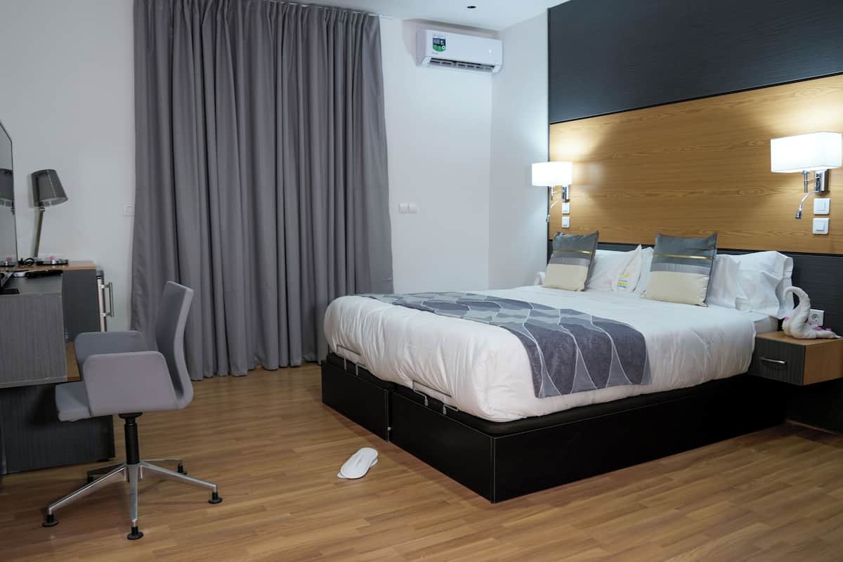 1 habitación, minibar y caja de seguridad en la habitación