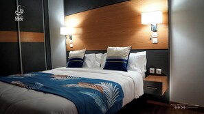 Minibar, coffres-forts dans les chambres, décoration personnalisée