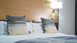 Executive Double Room | Minibar, in-room safe, individually decorated, desk - complexe hôtelier sabah (Nouakchott)