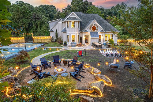 Fully Fenced Pickleball Asheville Luxury Retreat w/ GameRoom