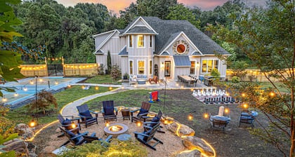 Fully Fenced Pickleball Asheville Luxury Retreat w/ GameRoom