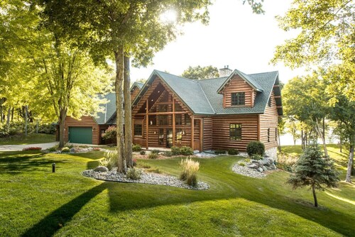 Lakefront Lakefront Cabin w/ Private Beach + Dock, Arcade, Game Room