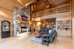 Smart TV, fireplace, ping pong