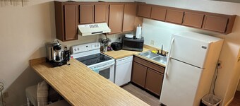 CLOSE TO FSU, FAMU, RESTAURANTS AND  ALL CULTURAL EVENTS AROUND TALLAHASSEE!