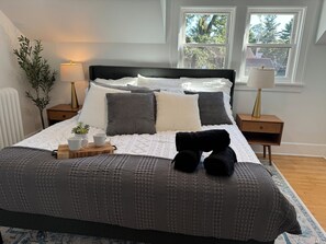 4 bedrooms, desk, iron/ironing board, travel cot