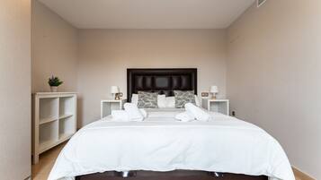 2 chambres, fer et planche Ă repasser, Wi-Fi gratuit, draps fournis