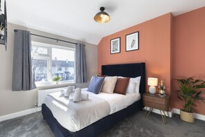 4 chambres, fer et planche à repasser, Wi-Fi gratuit, draps fournis