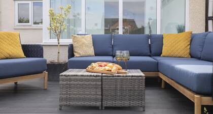 Kaupunki-Talo-Oma kylpyhuone-Puutarhanäköala