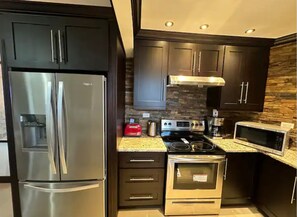 Basic Apartment | Private kitchen