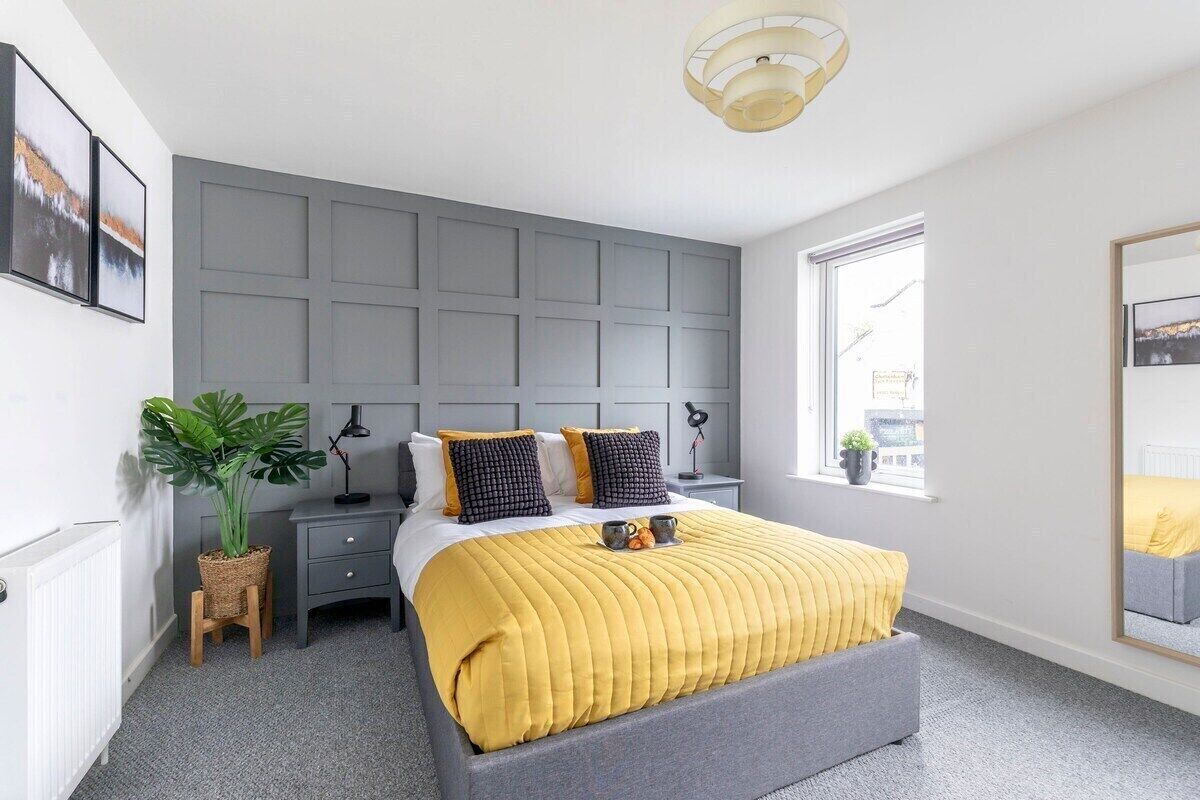4 bedrooms, iron/ironing board, travel cot, free WiFi