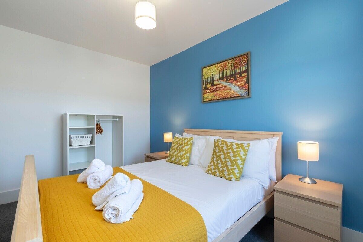 3 habitaciones, tabla de planchar con plancha y wifi gratis 