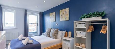 3 bedrooms, iron/ironing board, free WiFi, bed sheets