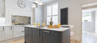 Stunning 5 Bed Regency Home