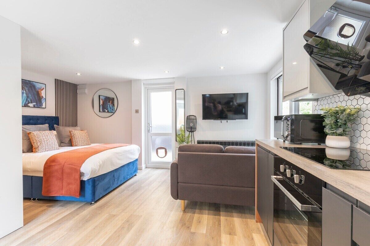 1 bedroom, iron/ironing board, travel cot, free WiFi