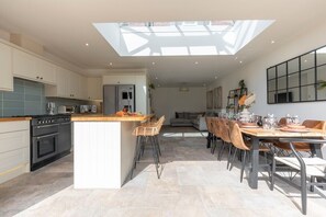 Dining - Lythwood House - Detached Home Close in Gloucester (Gloucestershire)