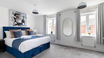 4 bedrooms, iron/ironing board, travel crib, WiFi (free)