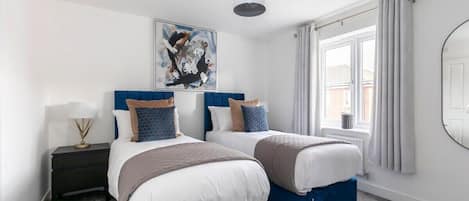 4 bedrooms, travel cot, free WiFi, bed sheets
