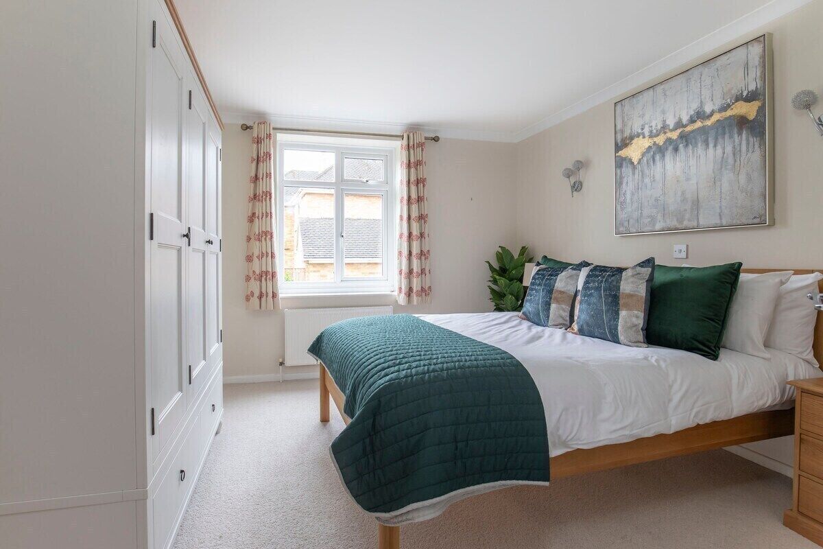 1 bedroom, iron/ironing board, travel cot, free WiFi