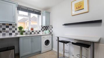 Fridge, microwave, oven, dishwasher