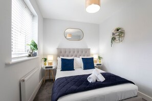 2 bedrooms, iron/ironing board, travel crib, free WiFi