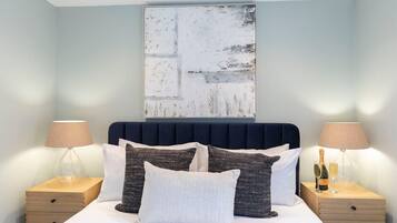 2 Schlafzimmer, Schreibtisch, Bügeleisen/Bügelbrett, Reisekinderbett