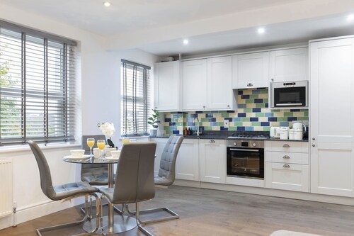 1-Bedroom Top Floor Apartment