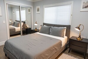 4 bedrooms, desk, iron/ironing board, free WiFi